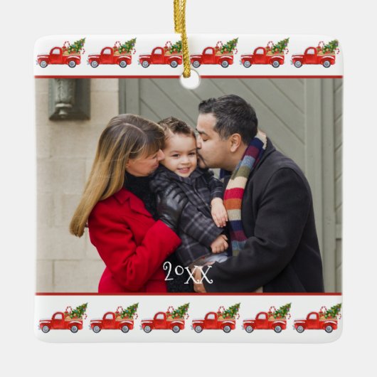 2面カスタムファミリーフォトレッドトラッククリスマス セラミックオーナメント (正面)