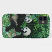 2頭のジャイアントパンダが竹を食べる、臥龍 Case-Mate iPhoneケース (裏面(横))