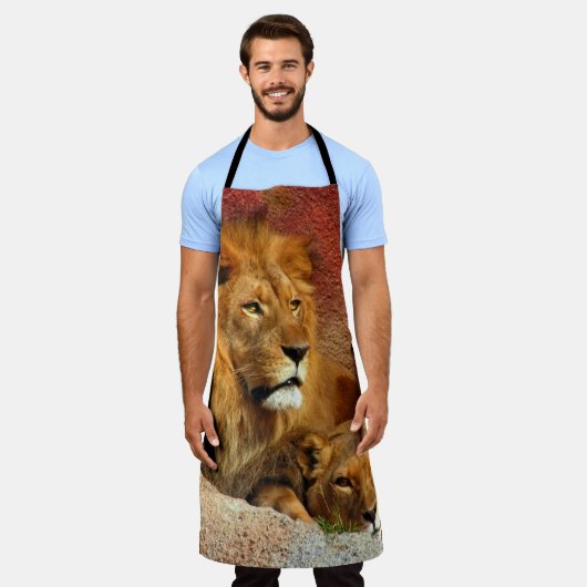 2頭のライオン エプロン (着用した状態)