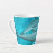 2頭の遊イルカの野生と自由の海 カフェラテマグ (左アングル)