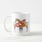 2頭の馬のAppaloosa及びペンキのデザイン コーヒーマグカップ (左)