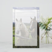 2頭の馬はの圃場の近い塀を立てます 便箋 (スタンド正面)