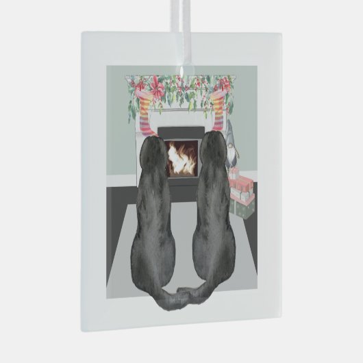 2頭の黒いラブラドールドッグのクリスマス暖炉のシーン ガラスオーナメント (正面右)