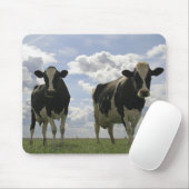 2頭のFriesian牛 マウスパッド (マウス)