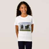 2頭のFriesian牛 Tシャツ (正面フル)