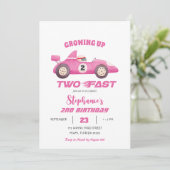 2高速ピンクヴィンテージレーシングカー第2誕生日 招待状 (スタンド正面)