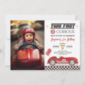 2高速2奇妙な赤ヴィンテージ車の写真誕生日 招待状 (正面)