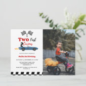 2高速2好奇心カーレースボーイ2nd誕生日パーティー 招待状 (スタンド正面)