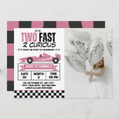 2高速2好奇心ヴィンテージカーガール誕生日写真 招待状 (正面/裏面)