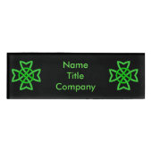 2鮮やかケルト結び目模様アイリッシュグリーンオンブラック 名札 (正面)