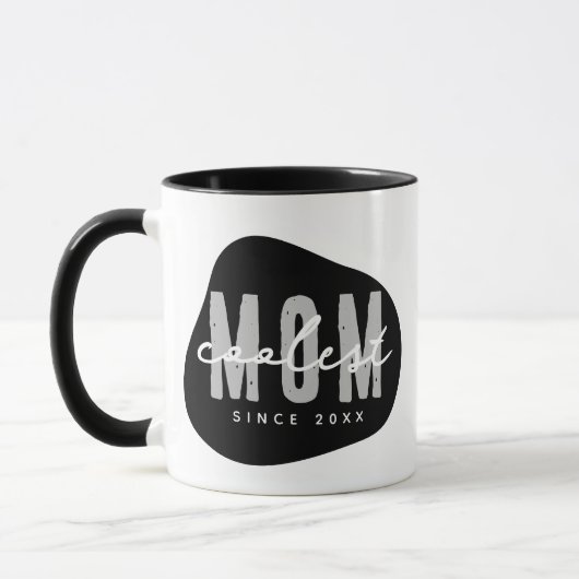 20クールXX年からのマモダンムシンプル名門私立校風の マグカップ (左)