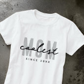 20クールXX年からのマモダンムシンプル名門私立校風の Tシャツ