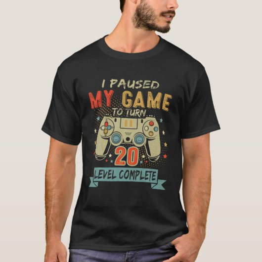 20レトロゲーマー20誕生を回すためにゲームを一時停止 Tシャツ (正面)