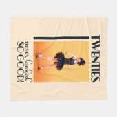 20代ほど良いヴィンテージはない フリースブランケット (正面(横))