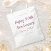 20周年記念おめでとう パープルマロンの結婚式の名前 フェイバーバッグ (クリップ留めされた状態)