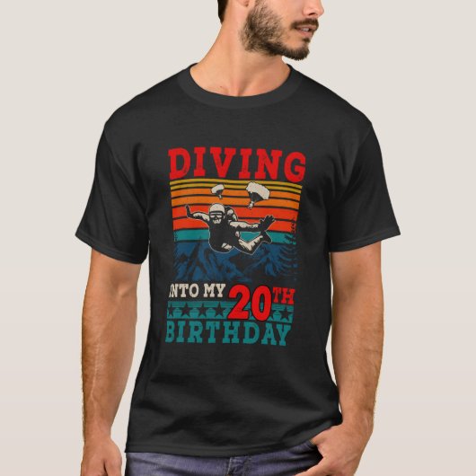 20回目のスカイダイビングへ Tシャツ (正面)