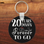 20年も経たないうちに20歳結婚半になる キーホルダー (正面)