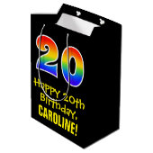 20誕生日:おもしろい、はっきりした、カラフルレインボー「20」 ミディアムペーパーバッグ (裏面アングル)