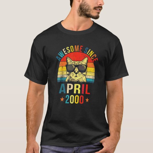 2000年4月22日生まれのすごい猫 誕生日おめでとう Tシャツ (正面)
