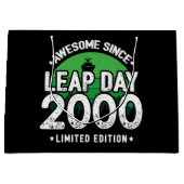 2000素晴らし年閏年日以後2月29誕生日 ラージペーパーバッグ (正面)
