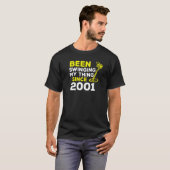 2001年からずっとスイングし続けてる メタルディテクター H Tシャツ (正面フル)