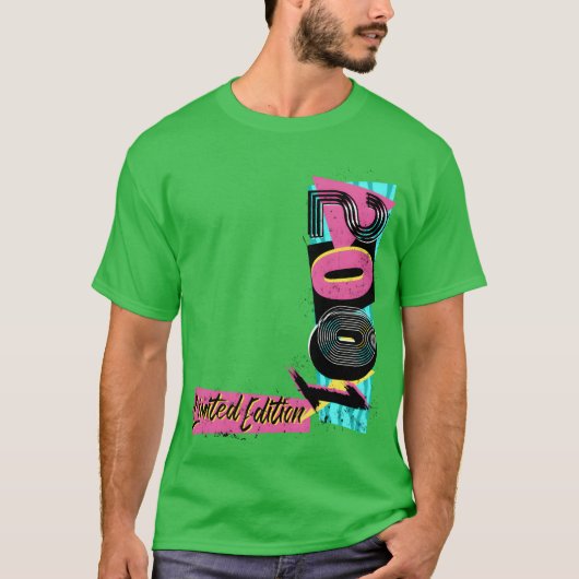 2001年生まれ 誕生日 80年代 90年代 限定版 v tシャツ (正面)