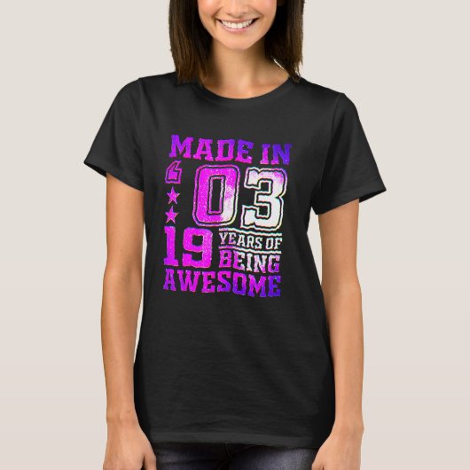2002年生まれの19歳の女の子のための19歳の誕生日ギフト Tシャツ (正面)