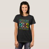 2004年生まれの18歳 18歳の誕生日おめでとう レトロ Tシャツ (正面フル)