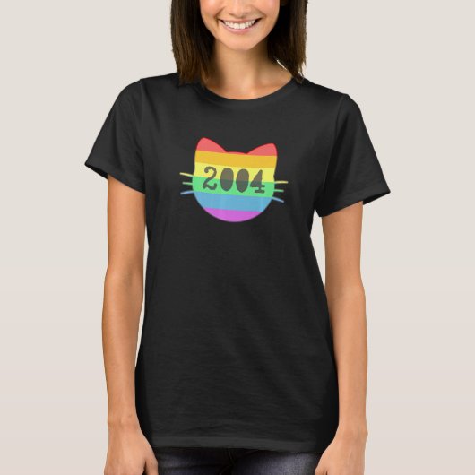 2004生まれ年の猫18歳の誕生日猫モ Tシャツ (正面)