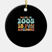 2005年に18年間の存在で作られたGroovy 素晴らし セラミックオーナメント (正面)