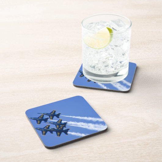 2006の艦隊週の間のブルーエンジェルの低空飛行 コースター (右側)