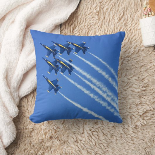 2006の艦隊週2の間のブルーエンジェルの低空飛行 クッション (ブランケット)