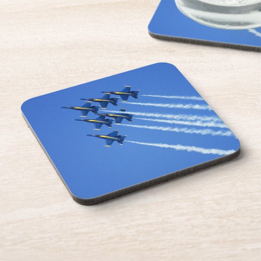 2006の艦隊週2の間のブルーエンジェルの低空飛行 コースター (左側)