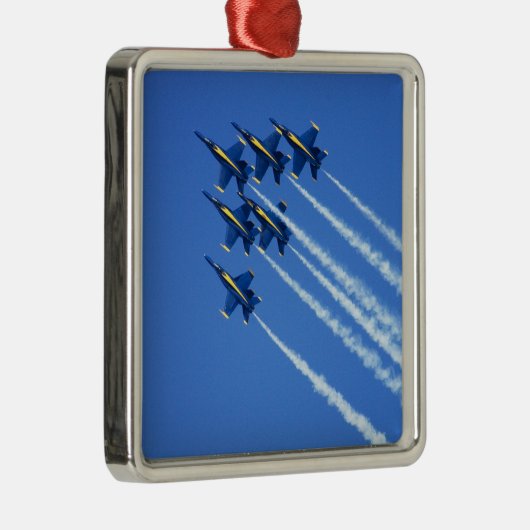2006の艦隊週2の間のブルーエンジェルの低空飛行 メタルオーナメント (右)