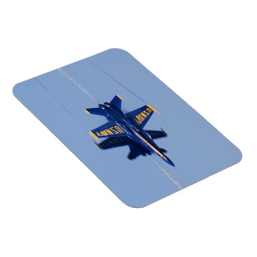 2006年にブルーエンジェルがナイフエッジパスを実行 マグネット (右側)