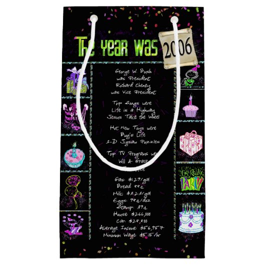 2006誕生年トリビア黒小抱き枕 スモールペーパーバッグ (正面)