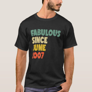 2007年6月以来の素晴らしい男の子の男の子の女の子 Tシャツ