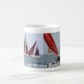 2009の石造りの馬の建築者のコップ コーヒーマグカップ (中央)