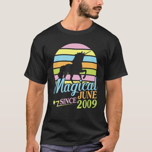 2009年6月以来の魔法ハッピーバースデーUnicorn 13 Tシャツ (正面)