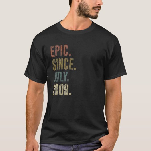 2009年7月以来13誕生日ヴィンテージ叙事詩 Tシャツ (正面)