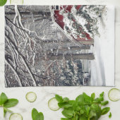 2011年雪の赤い納屋 キッチンタオル (折り畳み)