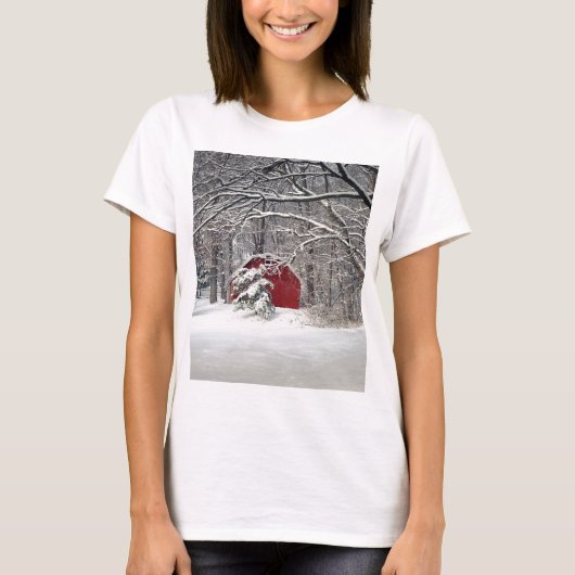 2011年雪の赤い納屋 Tシャツ (正面)