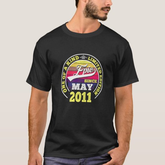 2011年5月以来エピック 11歳の誕生日 11歳のお祝いに Tシャツ (正面)