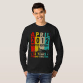 2012素晴らし年4月10日誕生日ヴィンテージRet Tシャツ (正面フル)