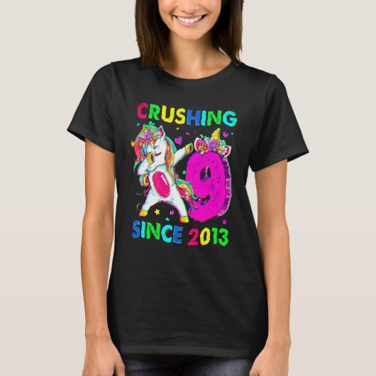 2013年からダバダバやってるユニコーン 9歳の誕生日おめでとう Tシャツ (正面)