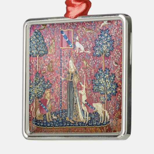 2013年のTouch メタルオーナメント (左)