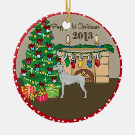 2013年のWeimaraner Puppysの初めてのクリスマス セラミックオーナメント (正面)