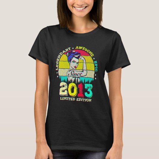 2013年生まれのレジェンド9歳 9歳の誕生日おめでとう Tシャツ (正面)