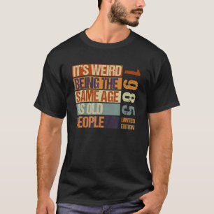2014年に生まれた老人の同じ年齢であることがおかしい Tシャツ