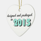 2015年に設計およびパッケージ化されたベビー セラミックオーナメント (左)